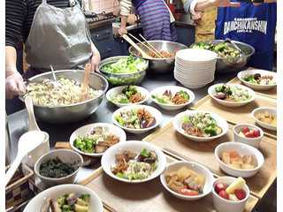 働くお母さんのみかた  お母さん食堂